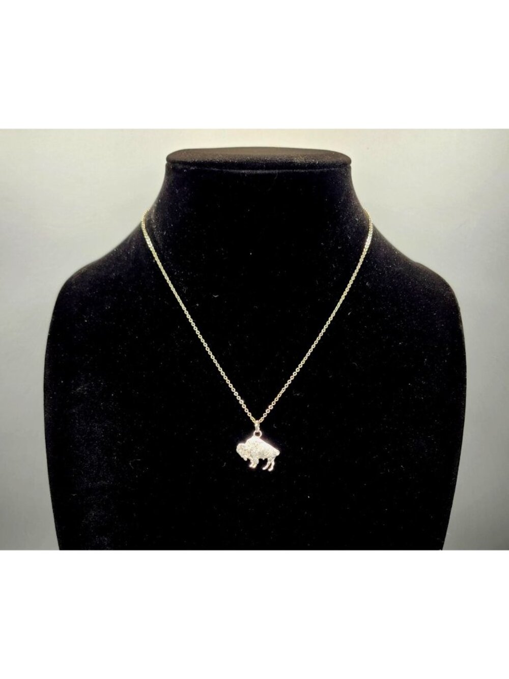 Buffalo Pendant Necklace In Silver-Tone Finish With Lobster Clasp Minimalist Des